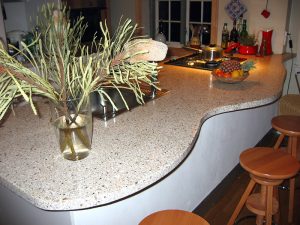 En omgang terrazzo polish opfrisker bordpladen eller gulvet